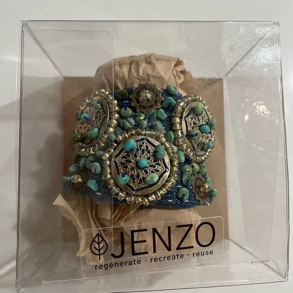 Handcrafted Cuff Bracelet with Turquoise Beads - Picture 7 of 10